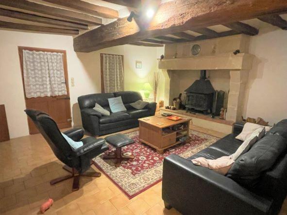 La Maison Tournesol - 3 Bedroom House With Large Garden Near Saumur Saint-Martin-de-la-Place Exterior foto