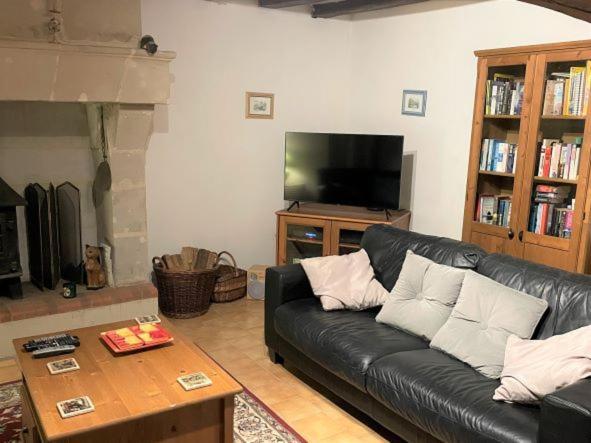 La Maison Tournesol - 3 Bedroom House With Large Garden Near Saumur Saint-Martin-de-la-Place Exterior foto